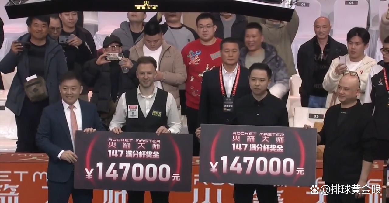 尼姆球队主教练鼓舞士气，引领球员取得胜利